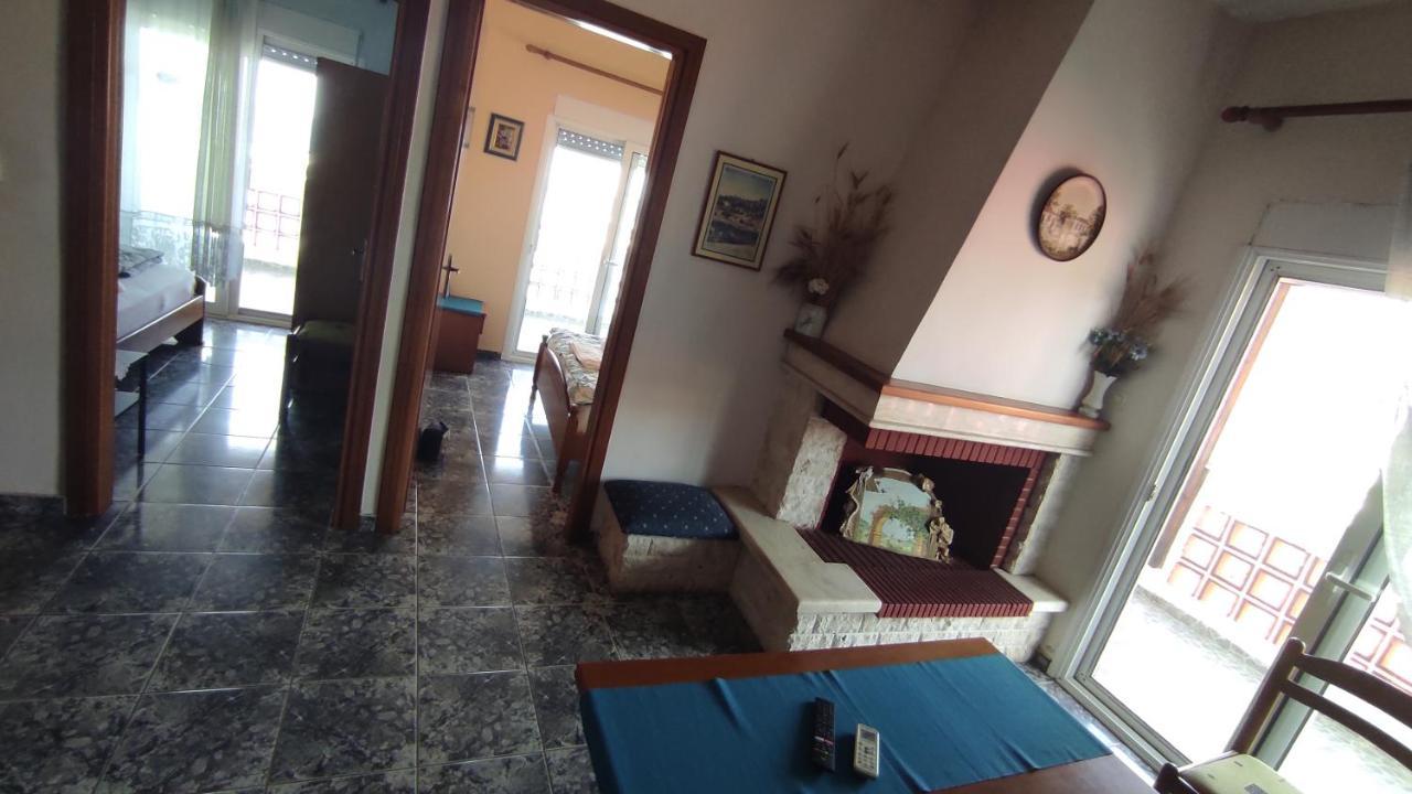 Peristerianos Apartments Nea Skioni Oda fotoğraf