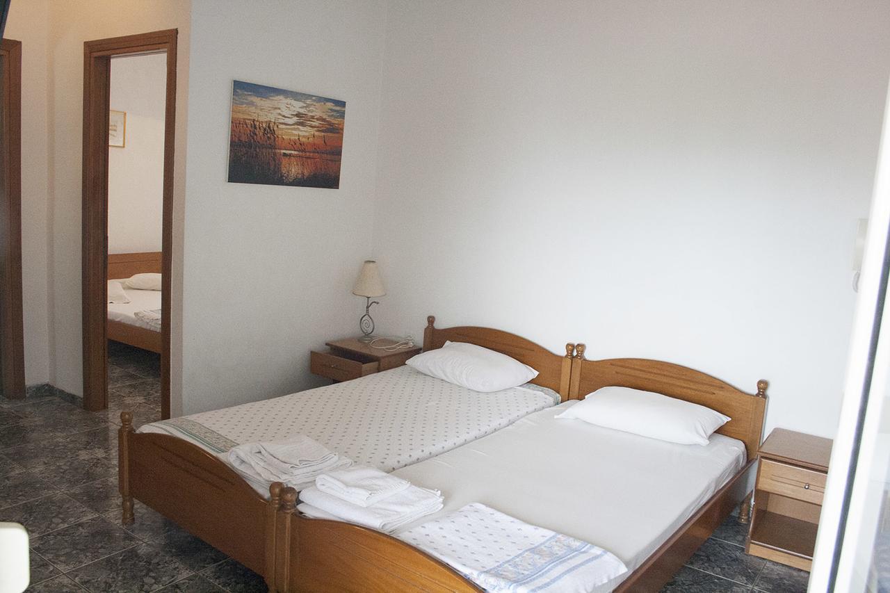 Peristerianos Apartments Nea Skioni Dış mekan fotoğraf